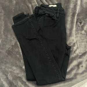 Universal thread high rise slim straight black jeans. Women size 2
